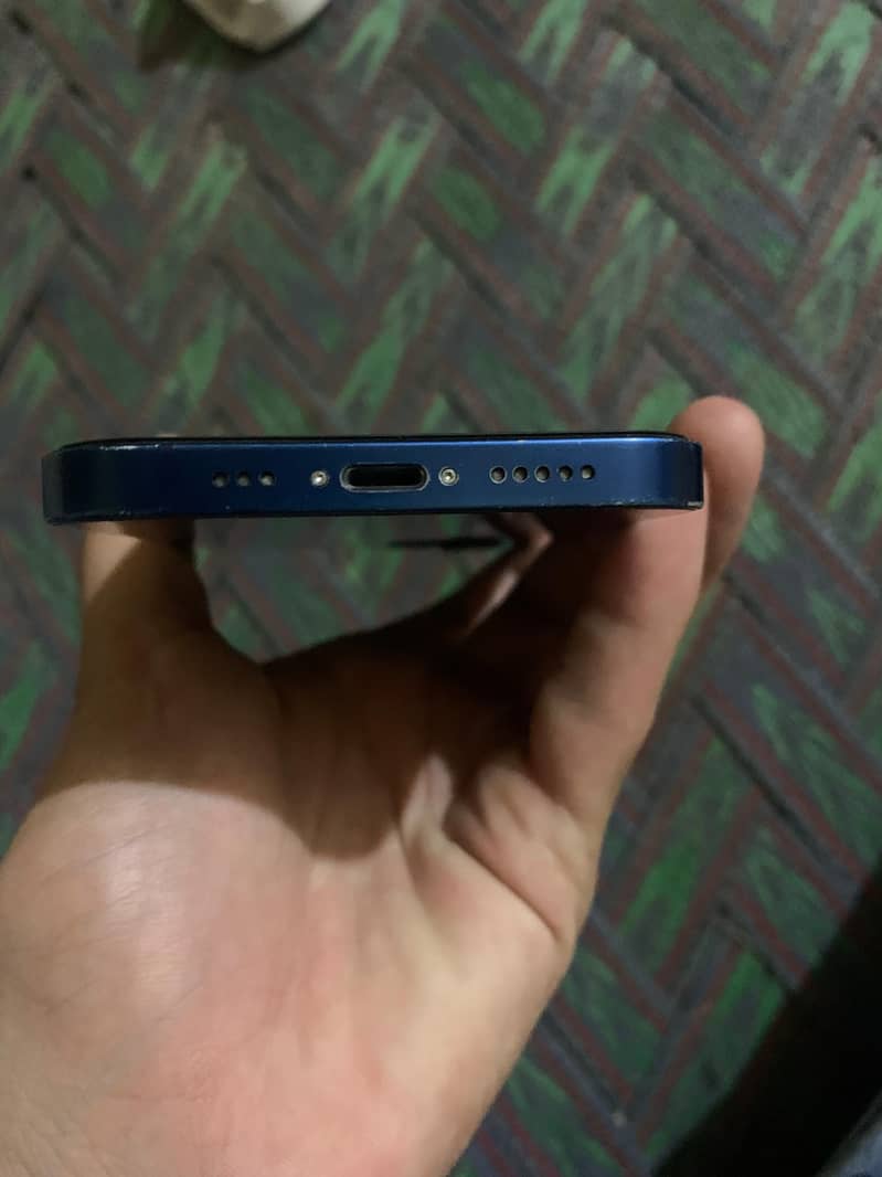 Apple iPhone 12 2