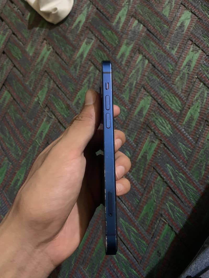 Apple iPhone 12 7