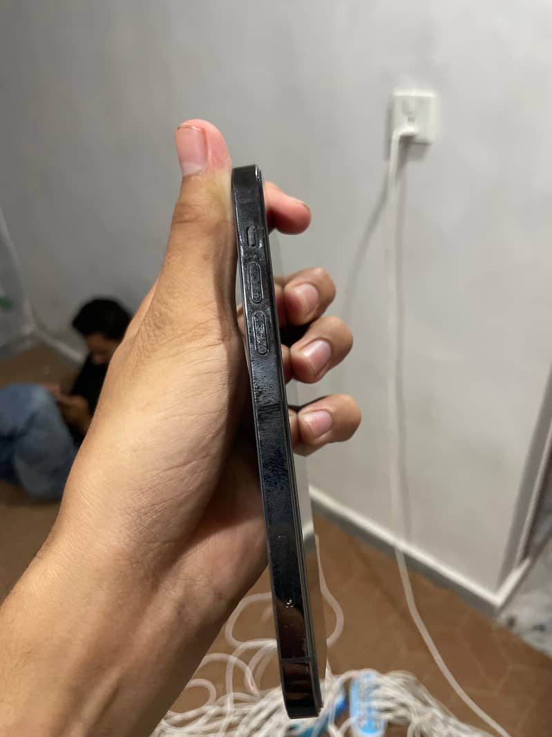 Apple iPhone 12 Pro 4