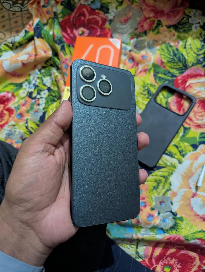 Tecno CAMON 40 2