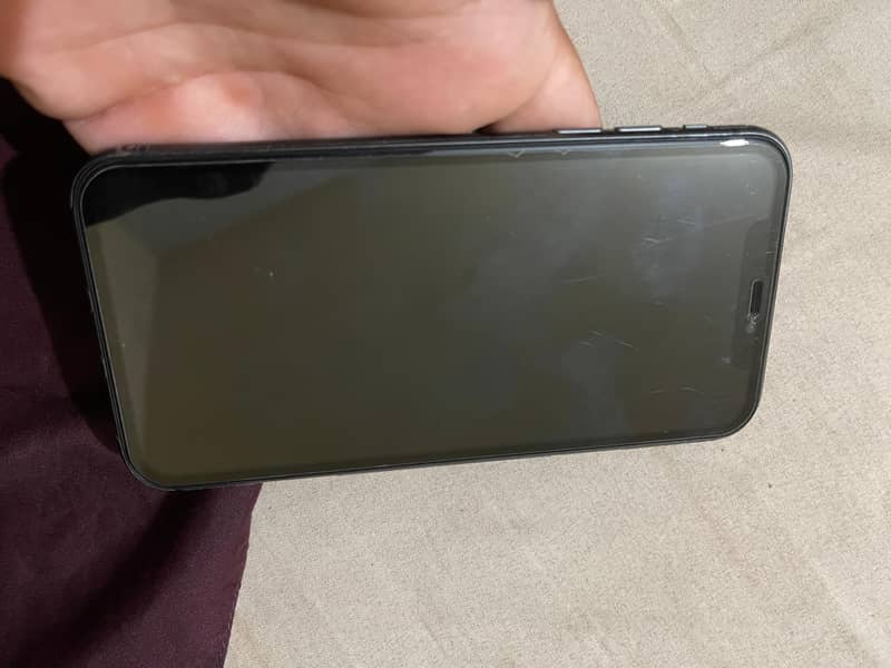 Apple iPhone 11 0