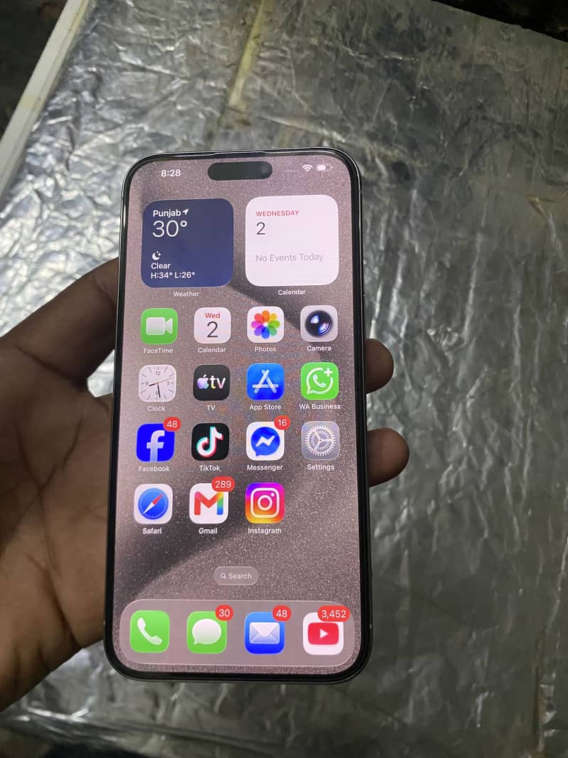 Apple iPhone 15 Pro Max 0