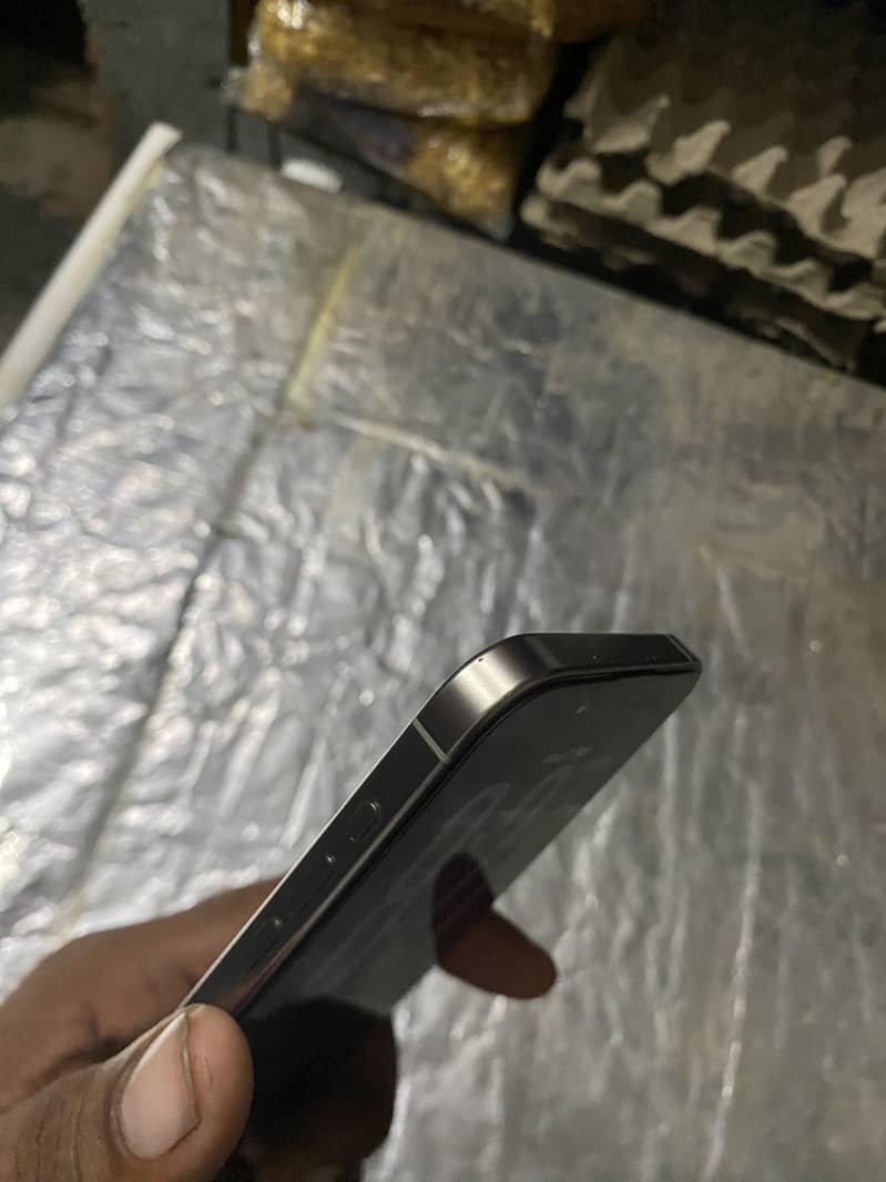 Apple iPhone 15 Pro Max 1