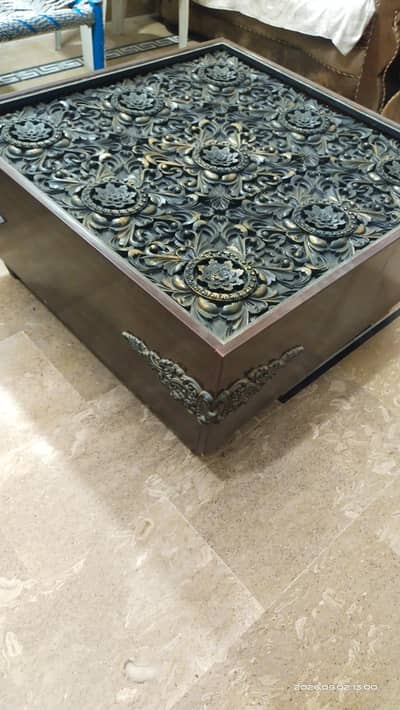 Santar Table