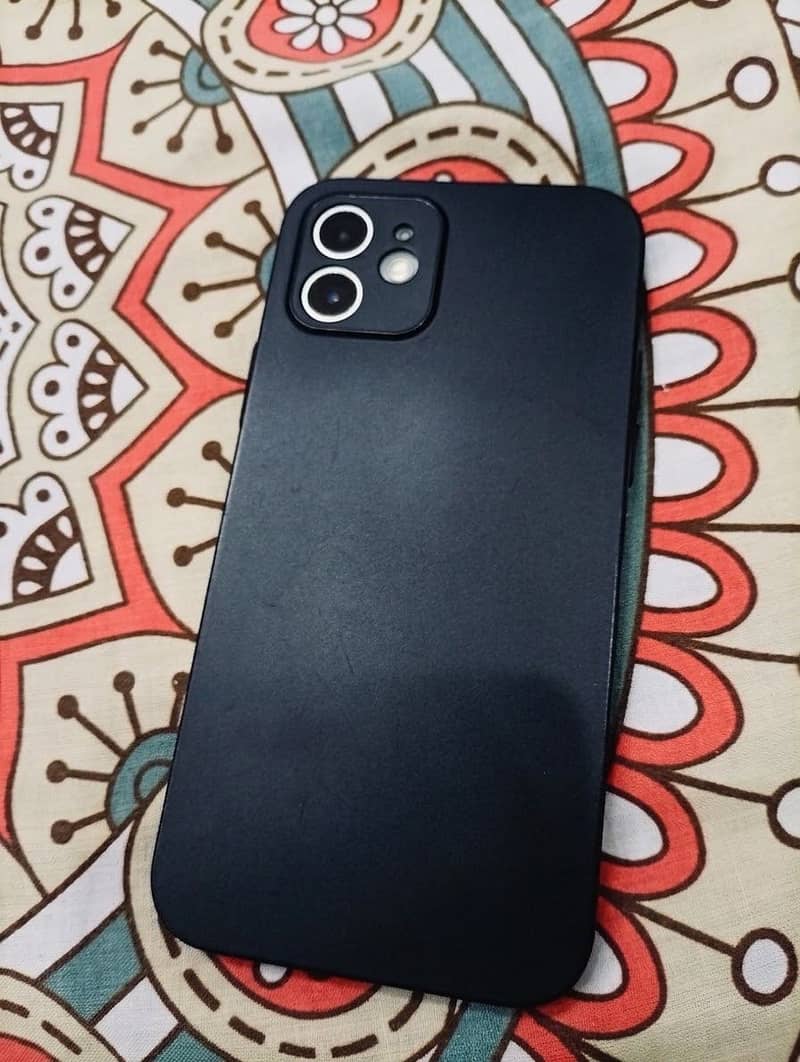 Apple iPhone 12 4