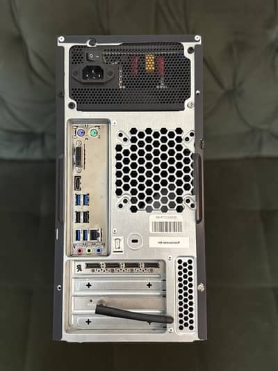 8-MONITOR WORKSTATION — 4 PCs | Ryzen 5 3600 | Quadro P2000 5GB
