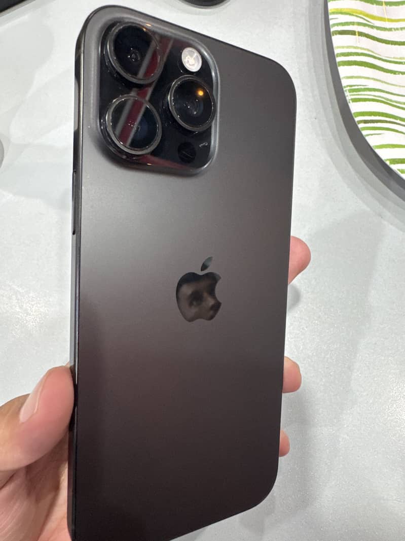 Iphone 16 pro max 1