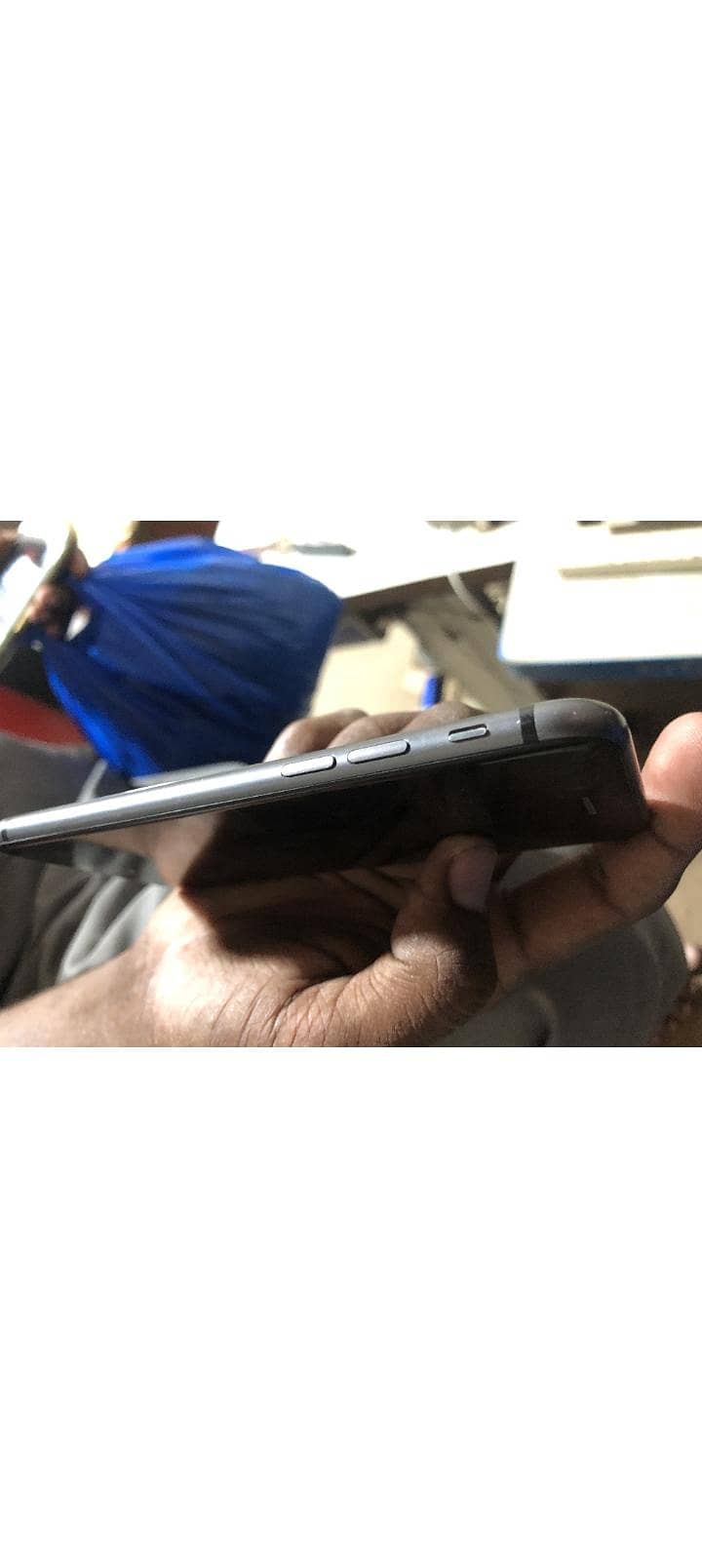 Apple iPhone 8 1