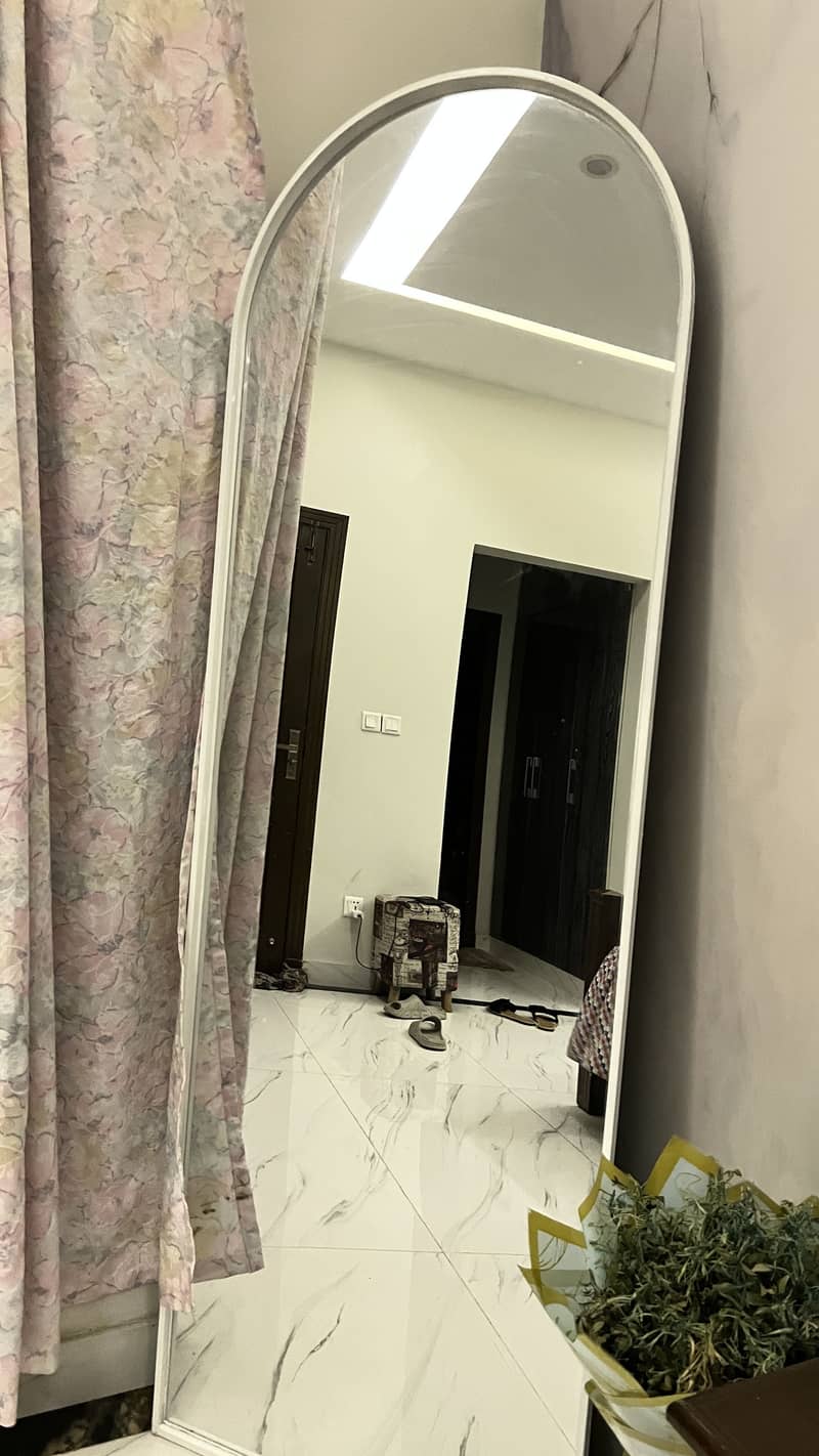 Standing mirror 2