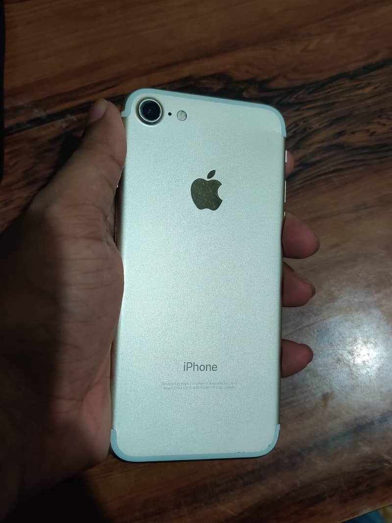 Apple iPhone 7 1