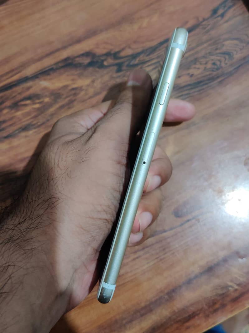 Apple iPhone 7 3
