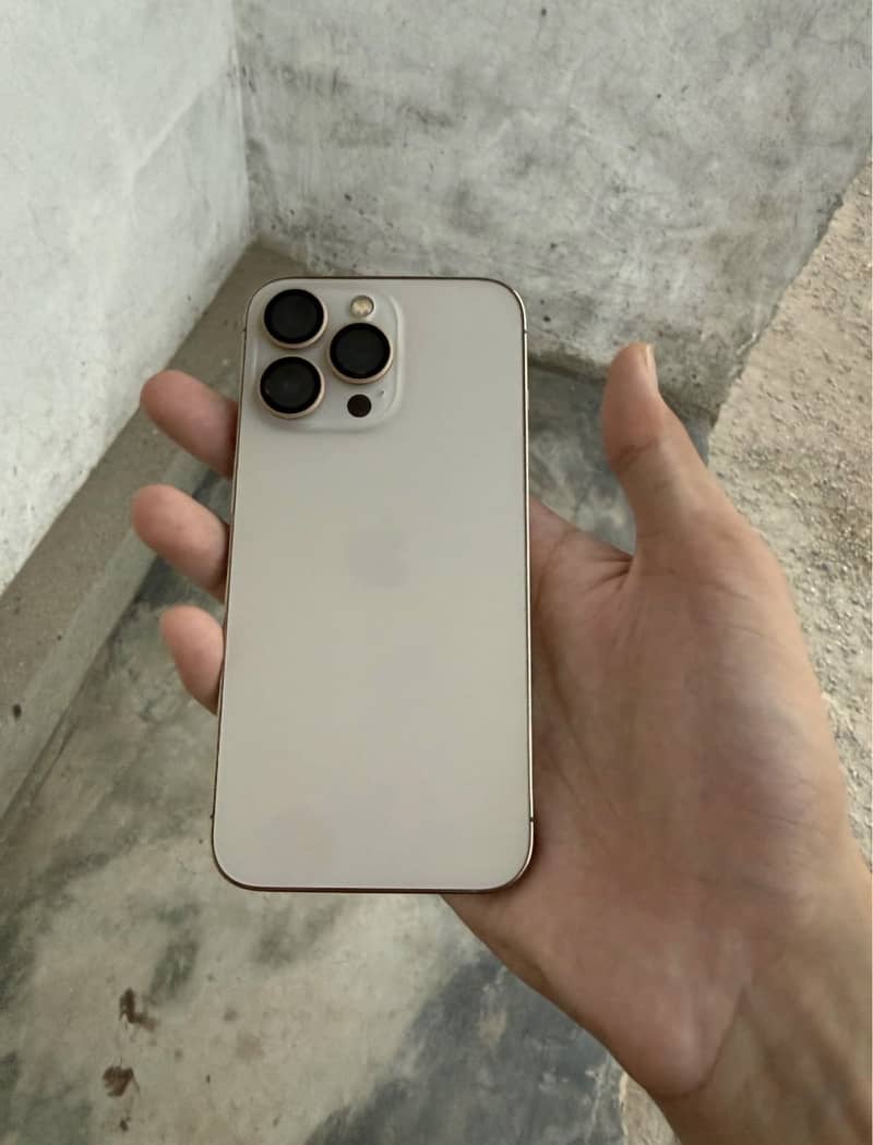Apple iPhone 13 Pro 8