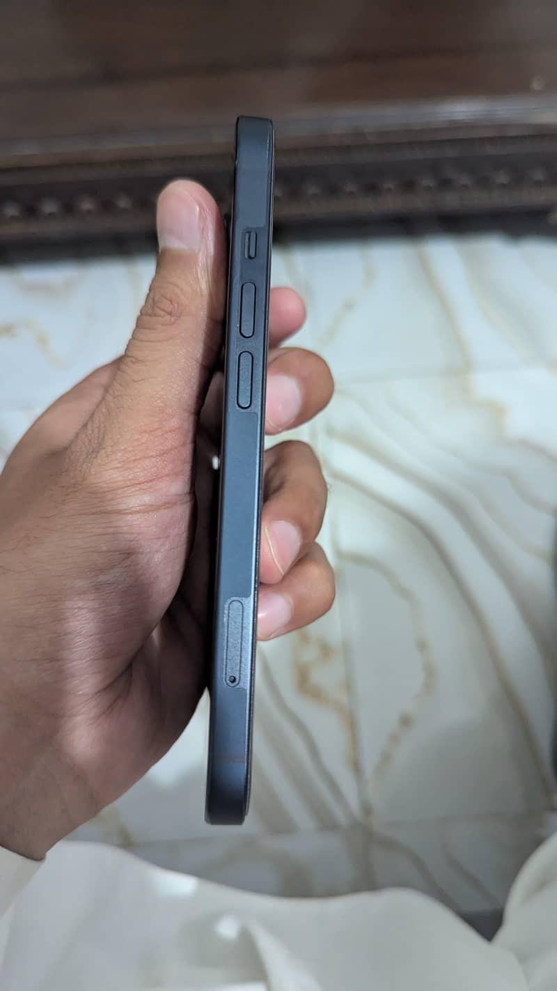 Apple iPhone 13 3