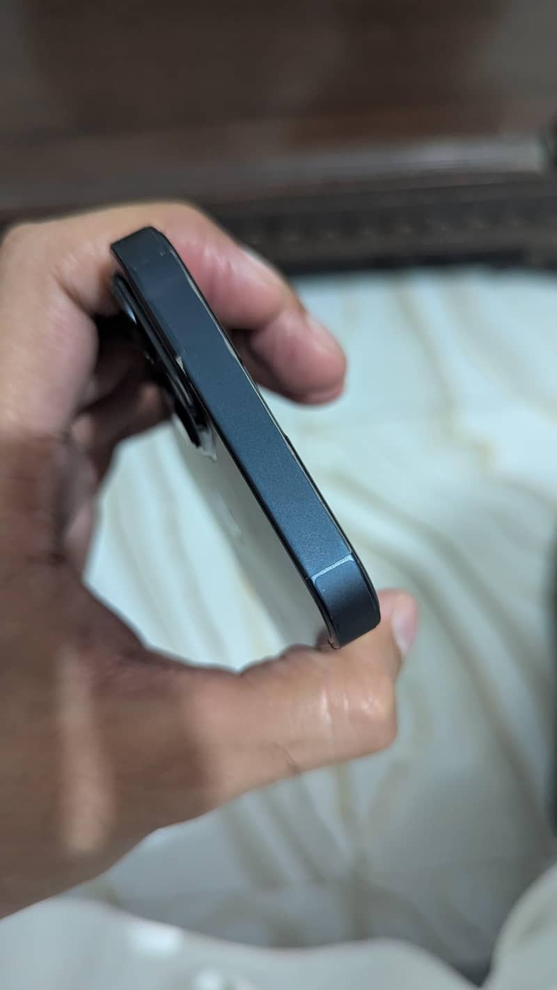 Apple iPhone 13 4