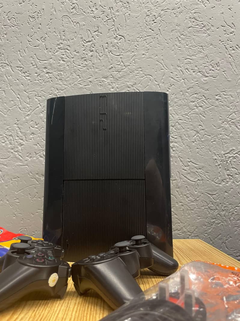 PS3 super slim 3