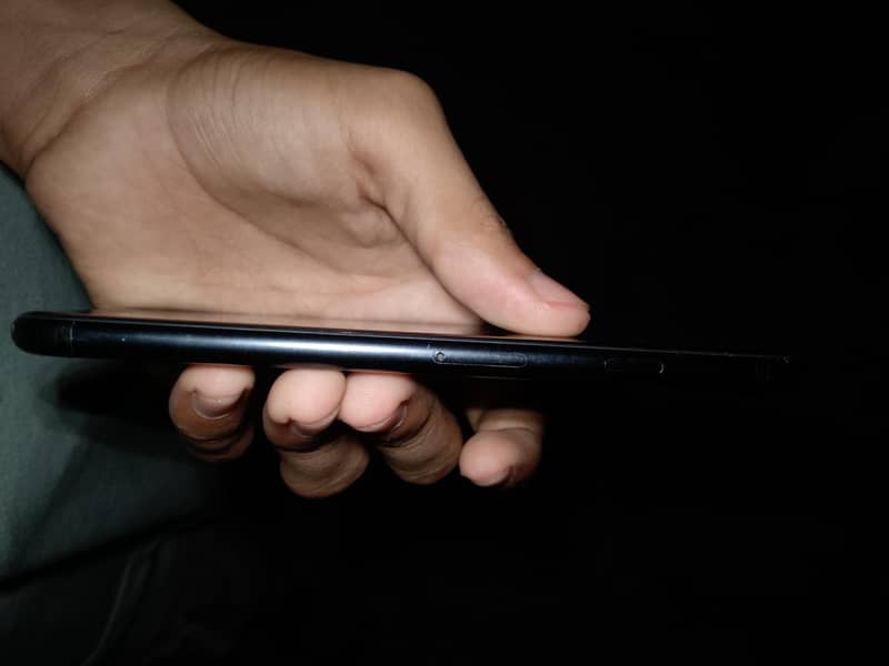 Apple iPhone 7 3