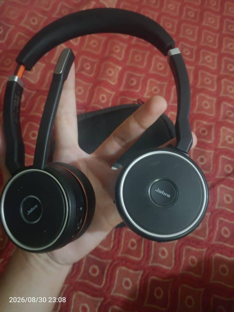 Jebra evolve 75 with dongle 1