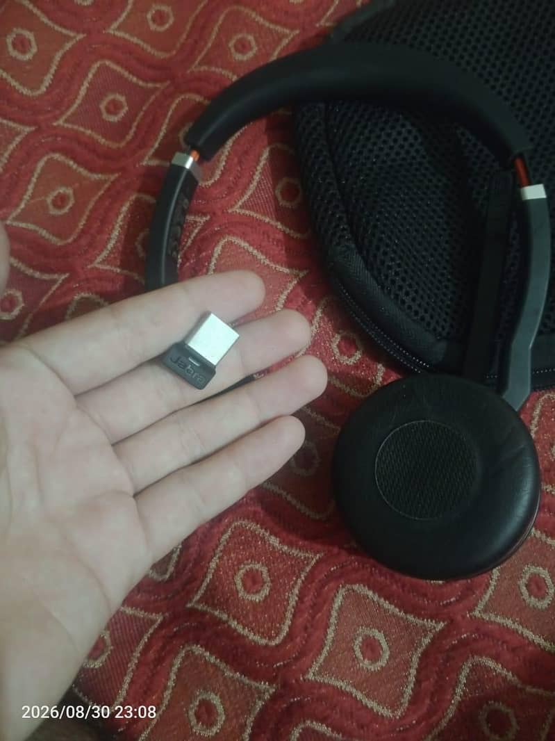 Jebra evolve 75 with dongle 3
