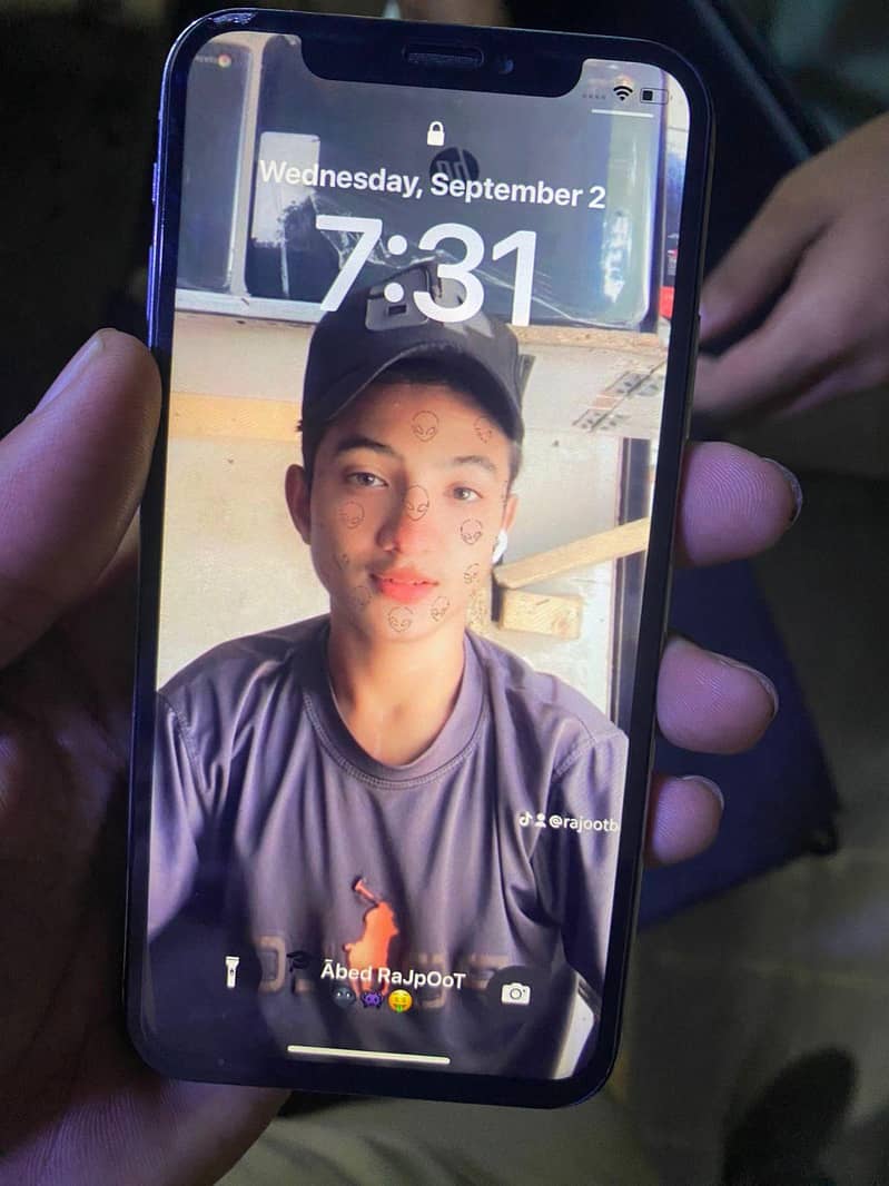 Apple iPhone X 5