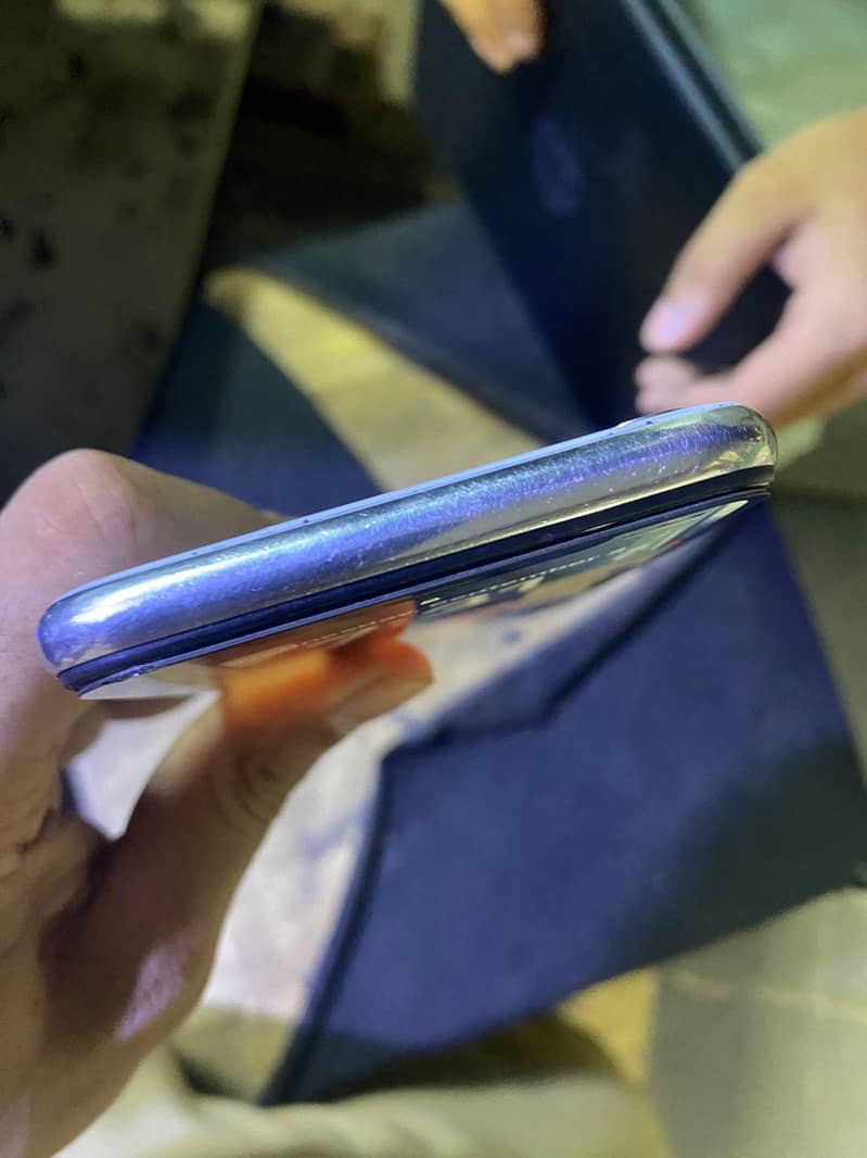 Apple iPhone X 6
