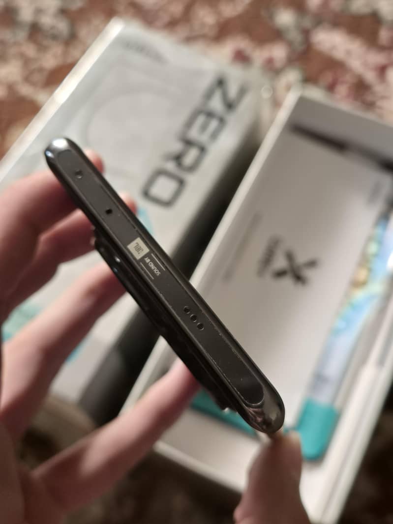 Infinix Zero 40 6
