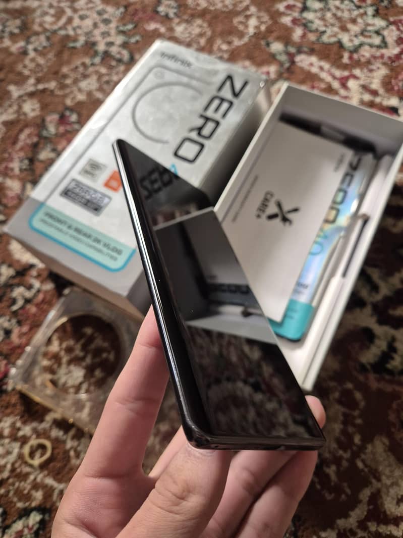 Infinix Zero 40 7