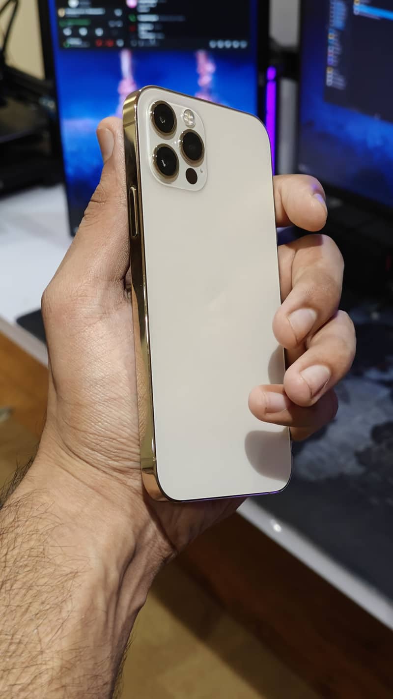 Apple iPhone 12 Pro 4