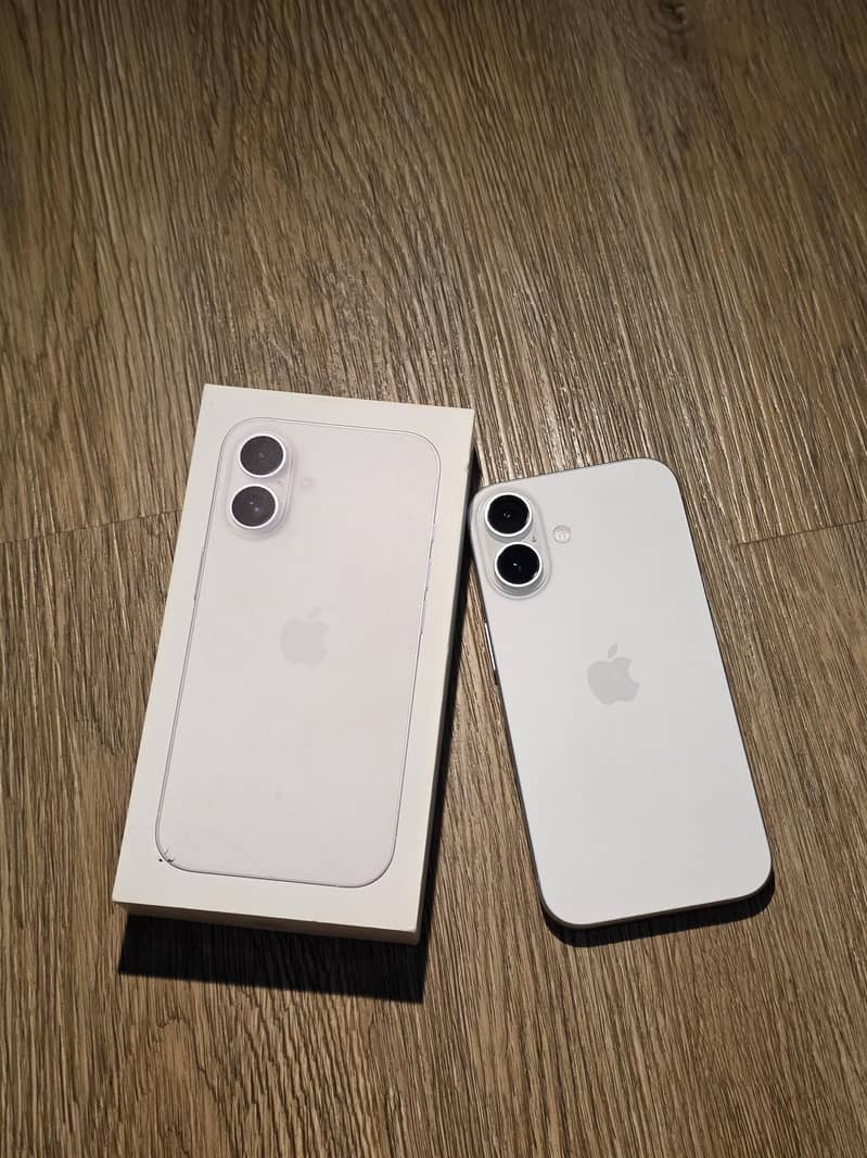 Apple iPhone 16 0