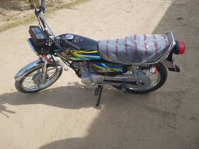 125 bike bohat hi pyari hea jo la ga duain da ga inshAllah promise