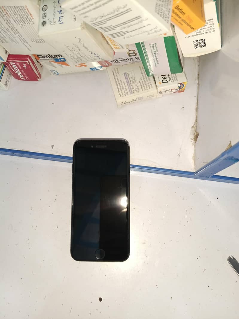 Apple iPhone 7 3