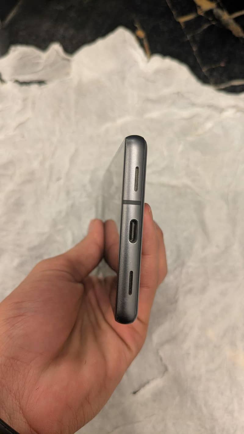 Google Pixel 7a 5