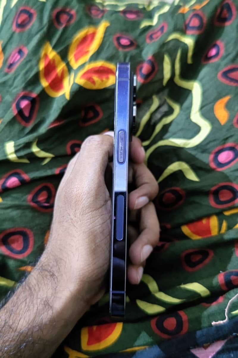 Apple iPhone 14 Pro 2