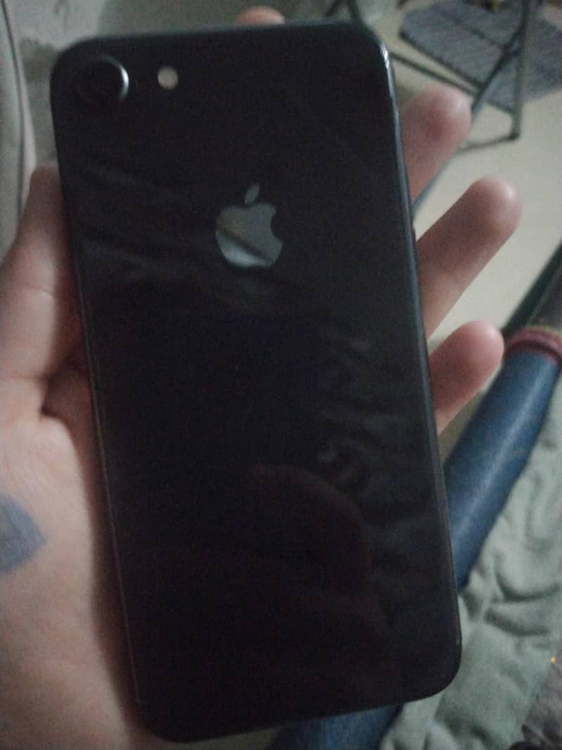 Apple iPhone 8 0
