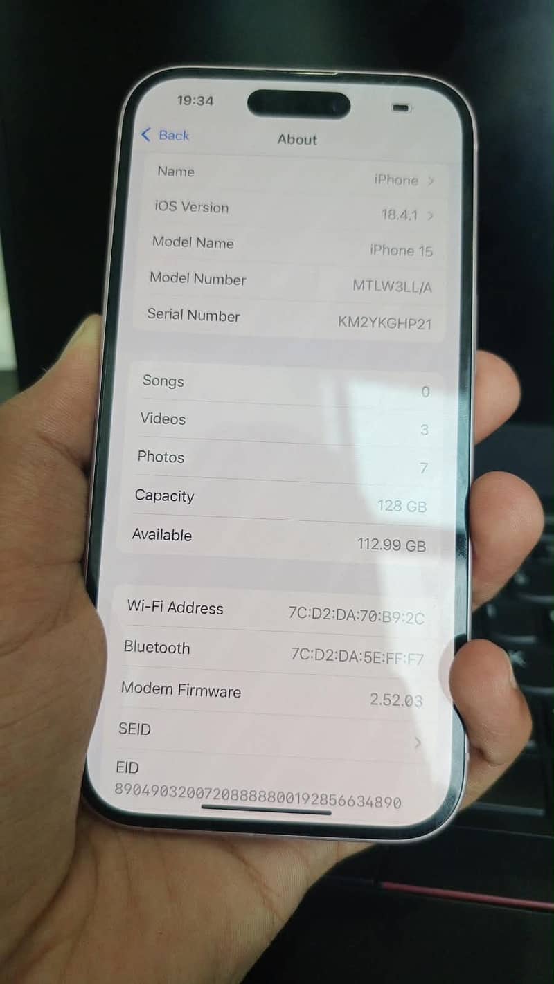 Apple iPhone 15 4