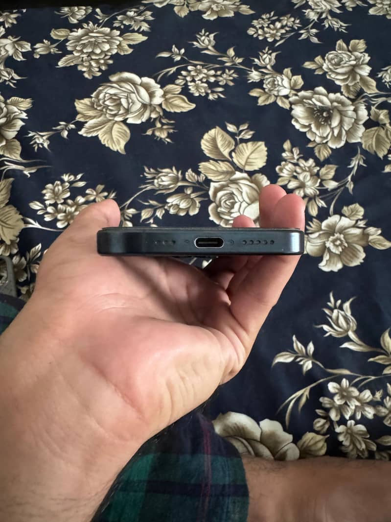 Apple iPhone 15 Pro 1