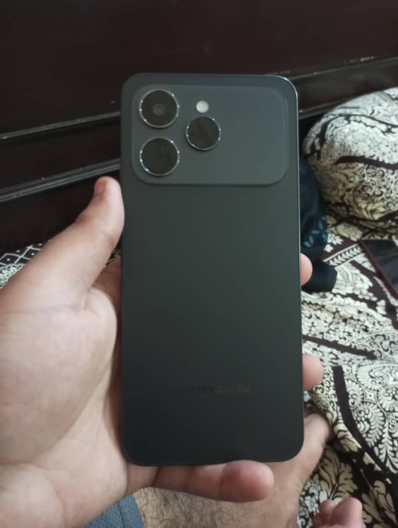 Tecno spark 40 5