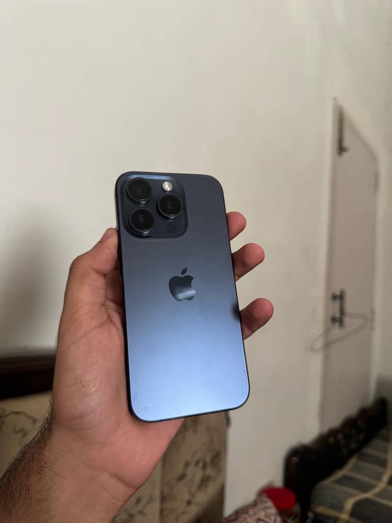 Apple iPhone 15 Pro 0