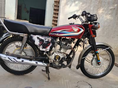honda 125 condition aapke samne hai ISI halat mein hai
