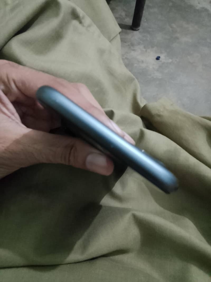 Apple iPhone 11 5