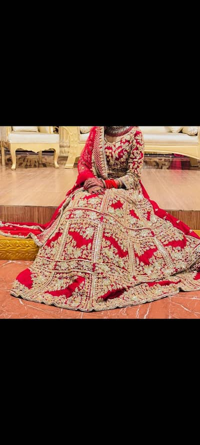 only one day used bridal dress for sale on very reasonable price