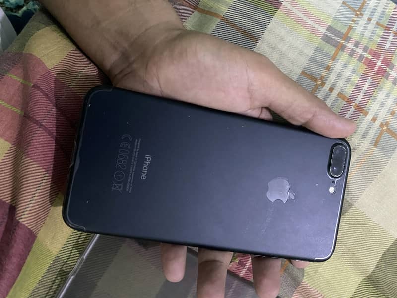 Apple iPhone 7 Plus 4
