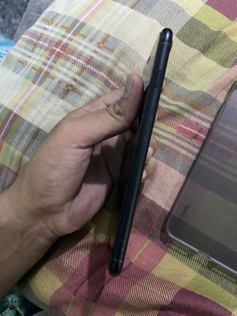 Apple iPhone 7 Plus 6