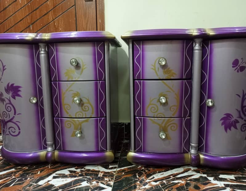 Side Tables 0