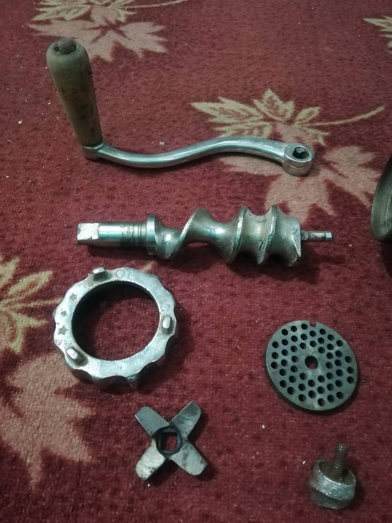 Minced Meat Hand Machine. 1