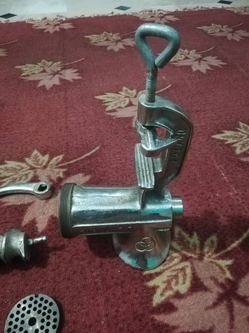 Minced Meat Hand Machine. 2
