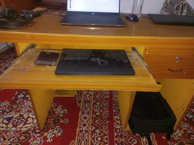 Computer table for sale 2