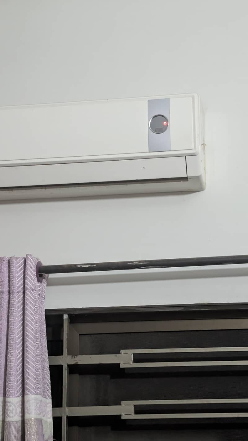 gree split Ac in excellent condition 2
