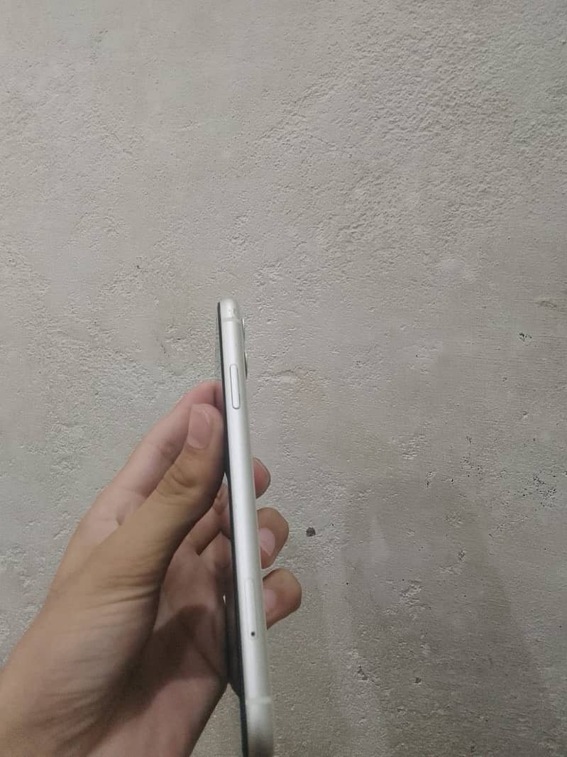 Apple iPhone 11 2