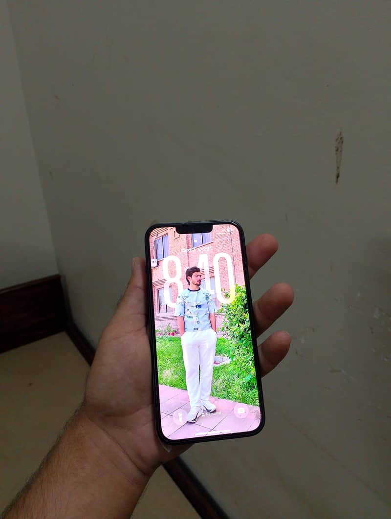Apple iPhone 13 7
