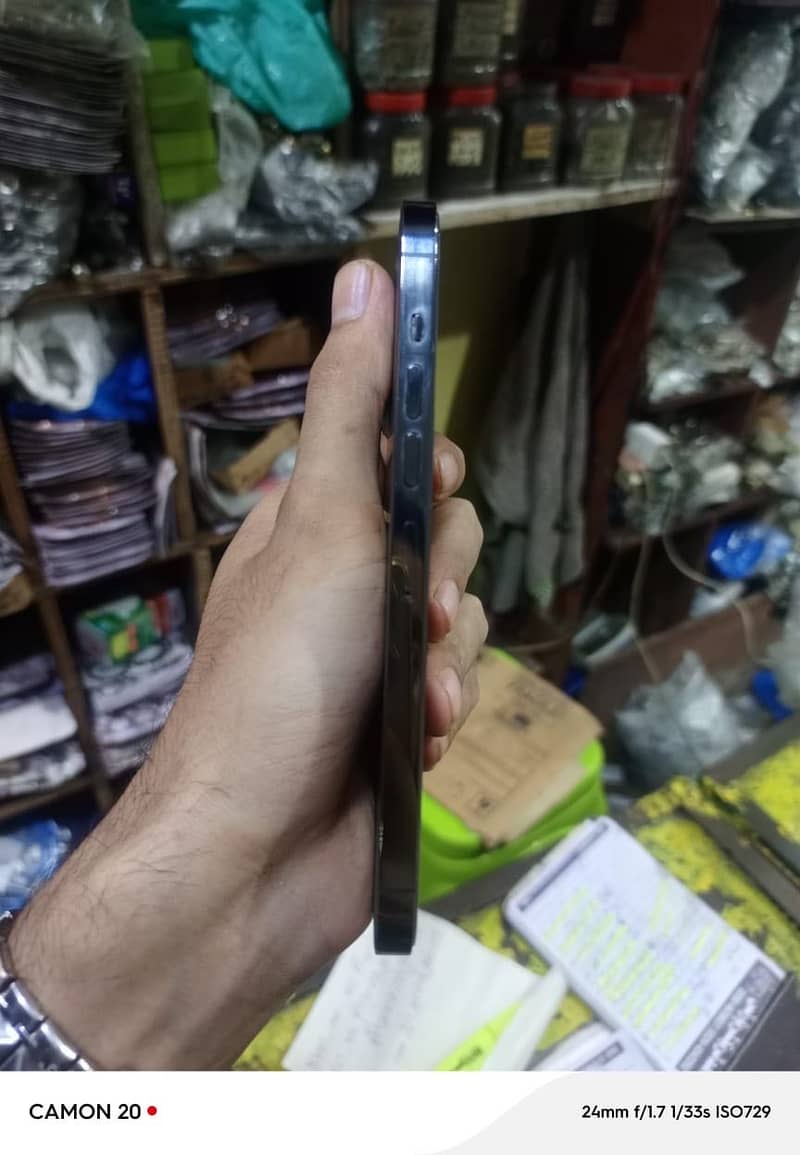 Apple iPhone 13 Pro Max 8